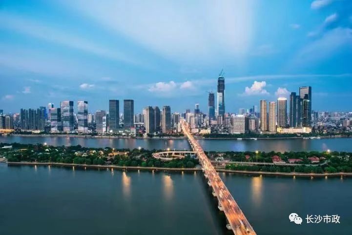 以城市，見未來；與城市，共成長